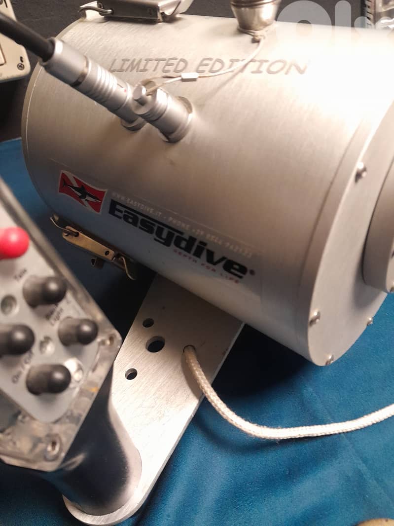 Easydive Atlantis Underwater Camera housings 250m + Sony HDR-SR12 &Acc 3