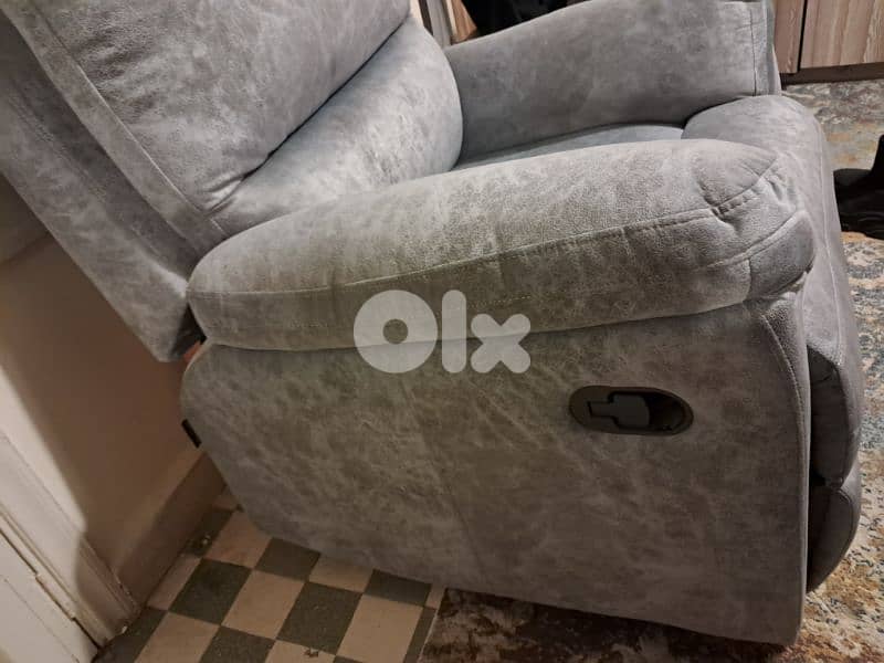 Reclyner chair 1