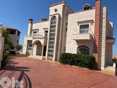 Luxury Triplex Villa with Sea & Mountain Views