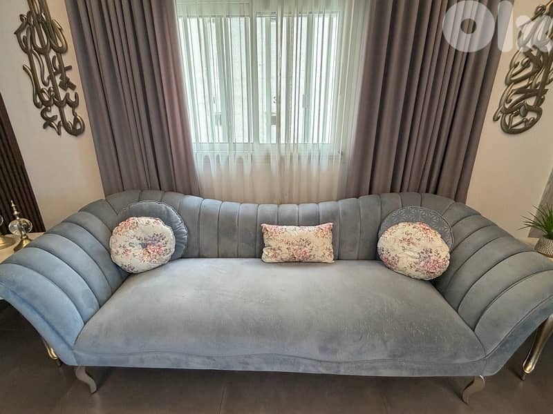 Salon (Living Gallery) 1