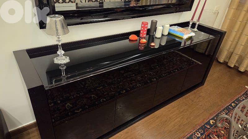 Dressoir and mirror 1