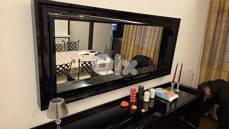 Dressoir and mirror 2