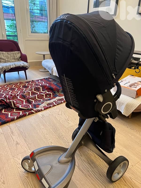 stroller and car seat 10