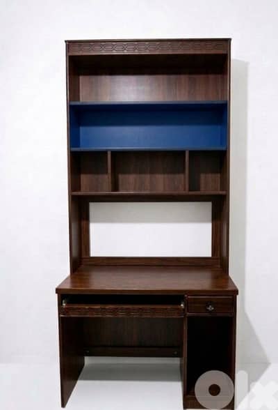 مكتب دراسة متكامل مع مكتبة - خشب دهان قشرة - حالة جيدة جداً