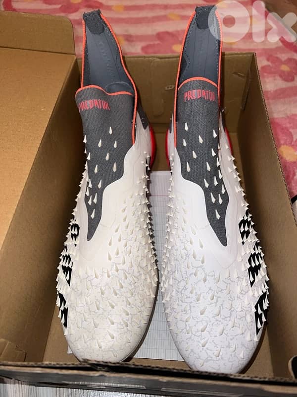 football shoes predator 2