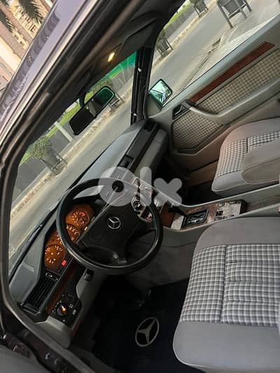 Mercedes-Benz E-Class 1991