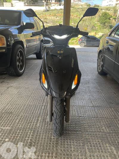 موتيك v150 2024 بس ماشي5500 للبيع بسبب النزوح