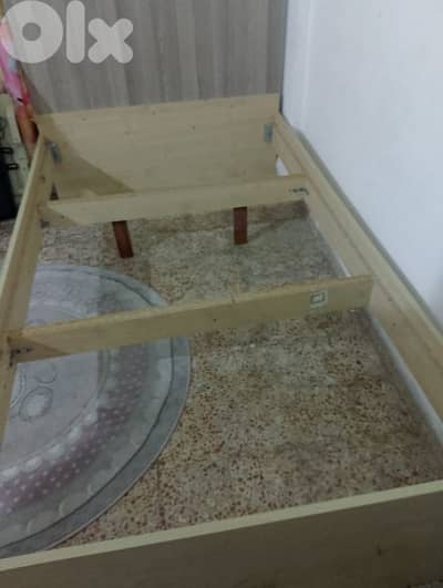 تخت منفرد ونص مع كومندين