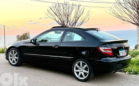 مرسيدس بنز سي-كلاس 2005