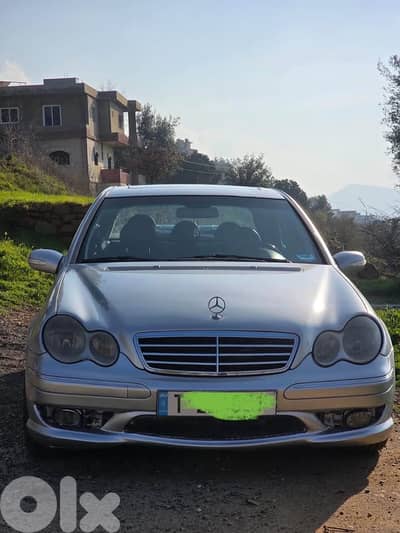 Mercedes-Benz C-32  2002