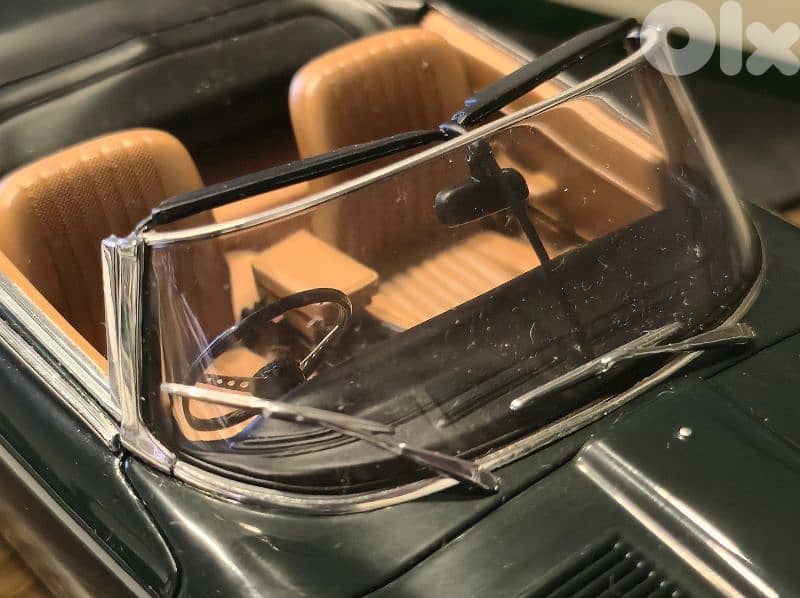 1:18 Autoart Jaguar E-TYPE 5