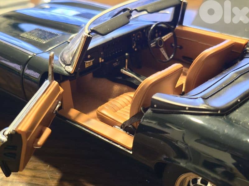 1:18 Autoart Jaguar E-TYPE 8
