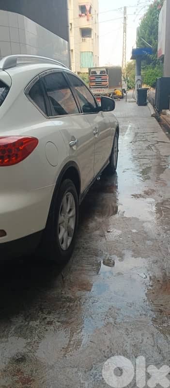 إنفينيتي إي أكس 2009