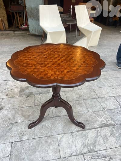 Frensh table marquetry طاولة فرنسية خشب جوز ماركتري مميزة جداا خارقة