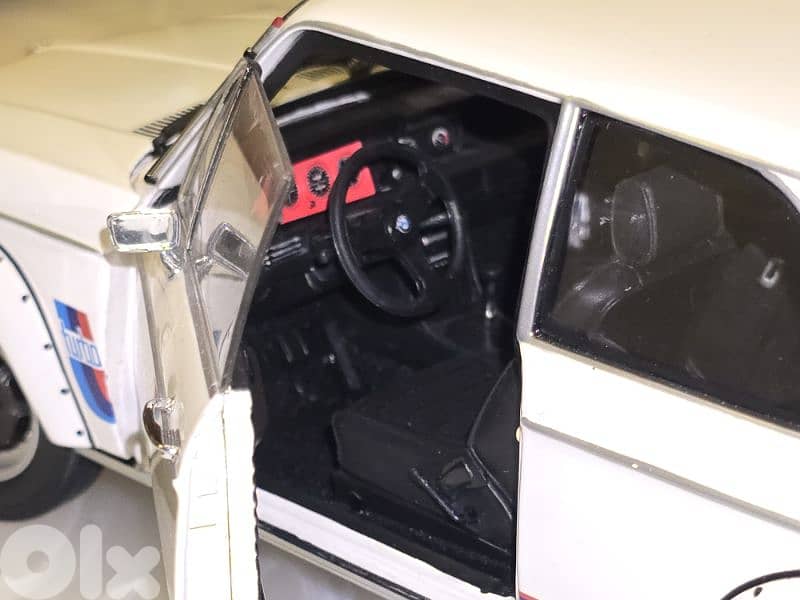 1:18 Kyosho BMW 2002 turbo 6