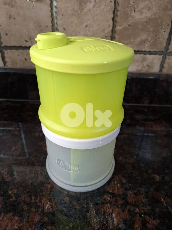 Chicco milk dispenser 1