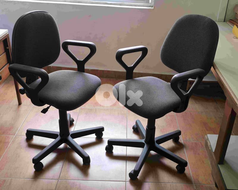 Office furniture 13