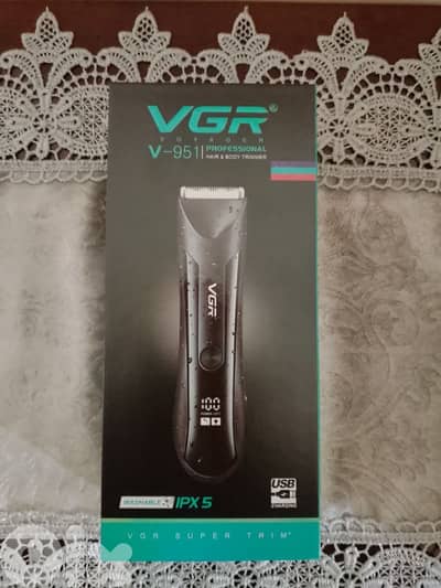 مكنة حلاقة للبيع رجالي ماركة VGR لي مناطق الحساسة شبه جديد السعر 15$