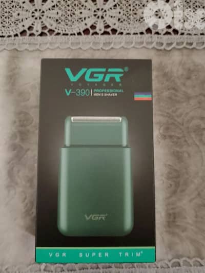 مكنة حلاقة للبيع رجالي ماركة VGR لي تنعيم ذقن بعدا جديد السعر 10$
