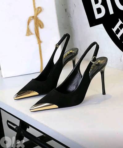 New Woman European & American Style Metal Pointed Toe High Heels
