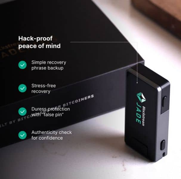 blockstream Jade plus hardware wallet 2