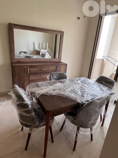 New dining room, Table and 4 chairs