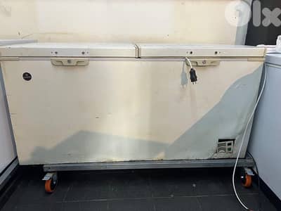 2 freezers used ثلاجة مستعملة عدد ٢