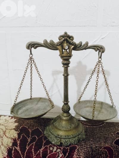ميزان عدل قديم الطول 20 سنتم