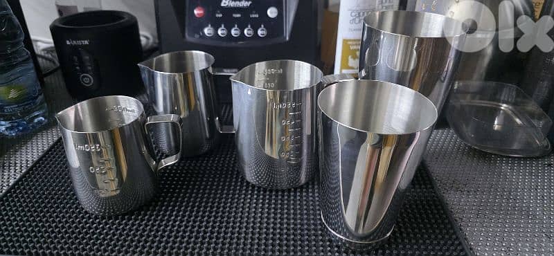 coffee machine and grinder with its equipments 4