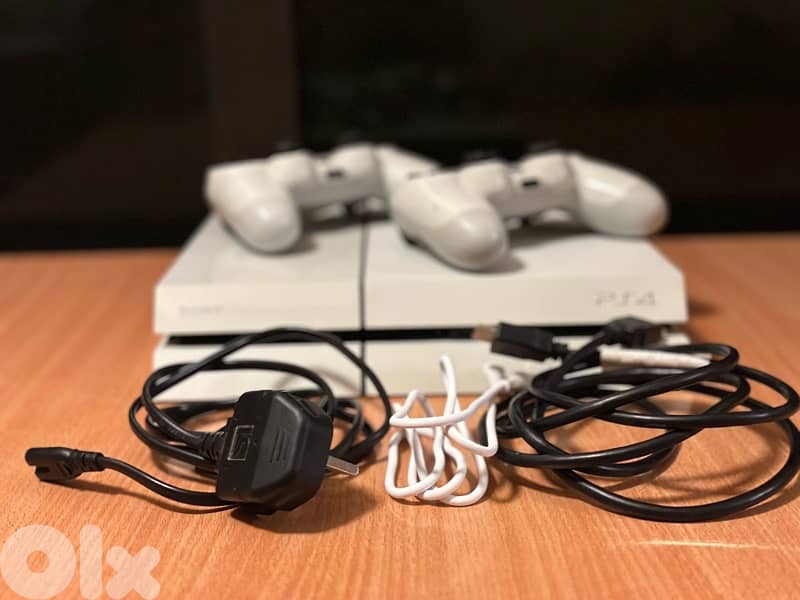 PS4 White color 1