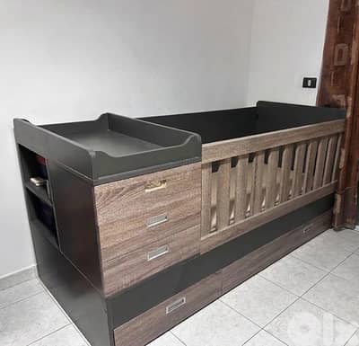 Wooden Bed with Storage, Pull-Out Bed & Mattress – Very Good Condition