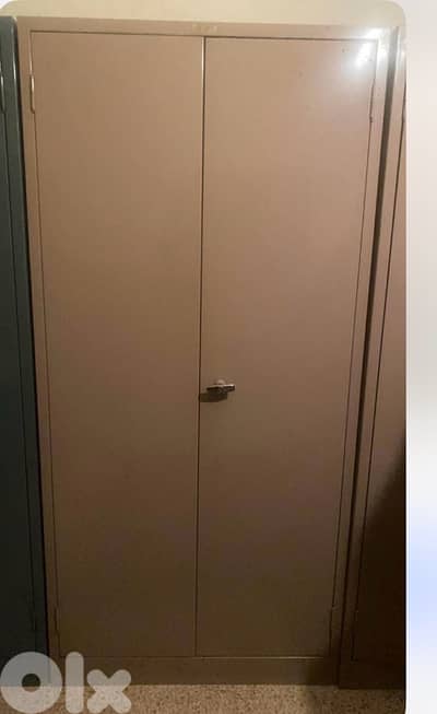 للبيع٢خزانة حديد