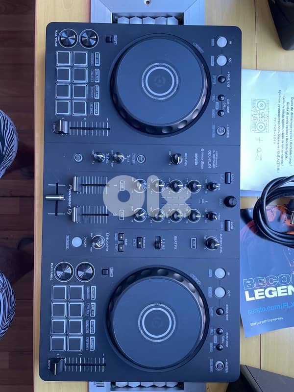 Dj controller DDJ-FLX4 — Monitors Behringer Studio 50USB 4