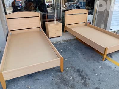 تختين  كموند اوروبي شبه جديد متنين