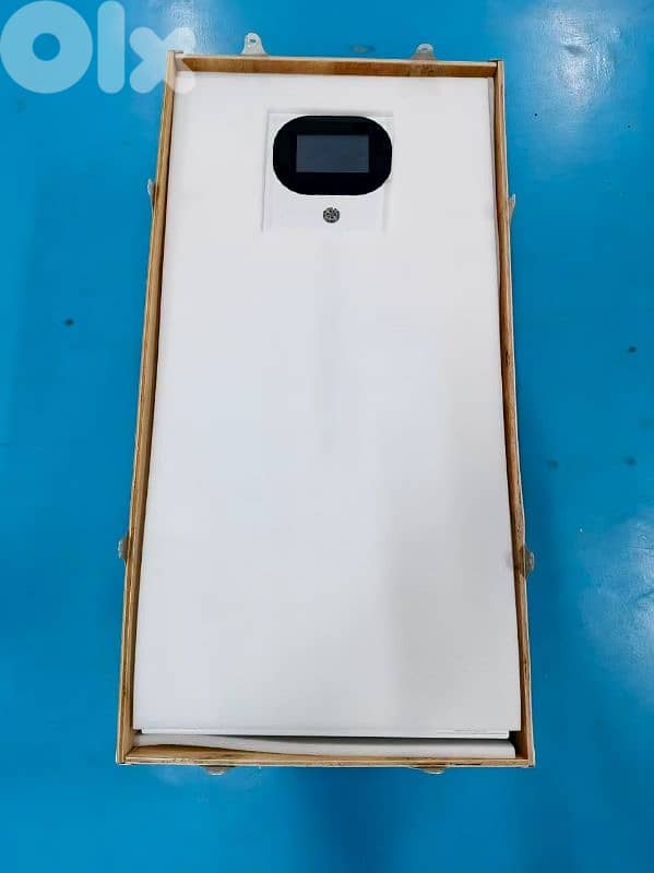 LP 16kWh LiFePO4 Home Battery 10kW Output  8000 Cycles  Touchscreen 1