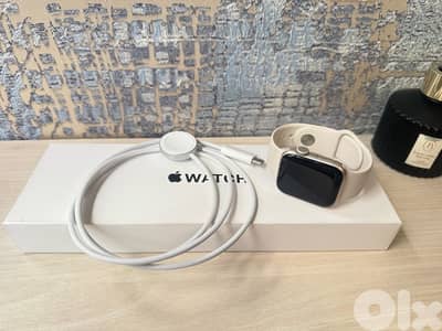 apple watch se3 40mm star light under garantee for 10 month from class