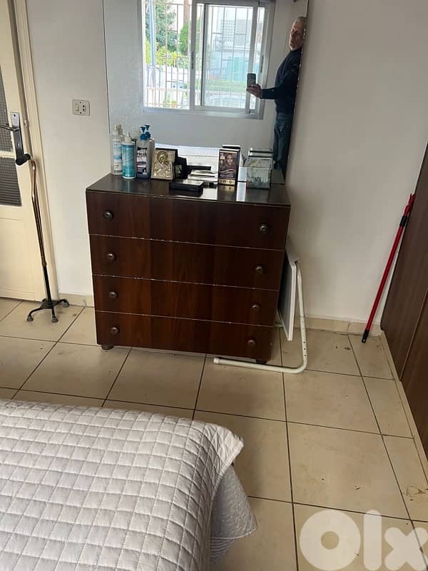 full bedroom: bed + commode + night stand 2