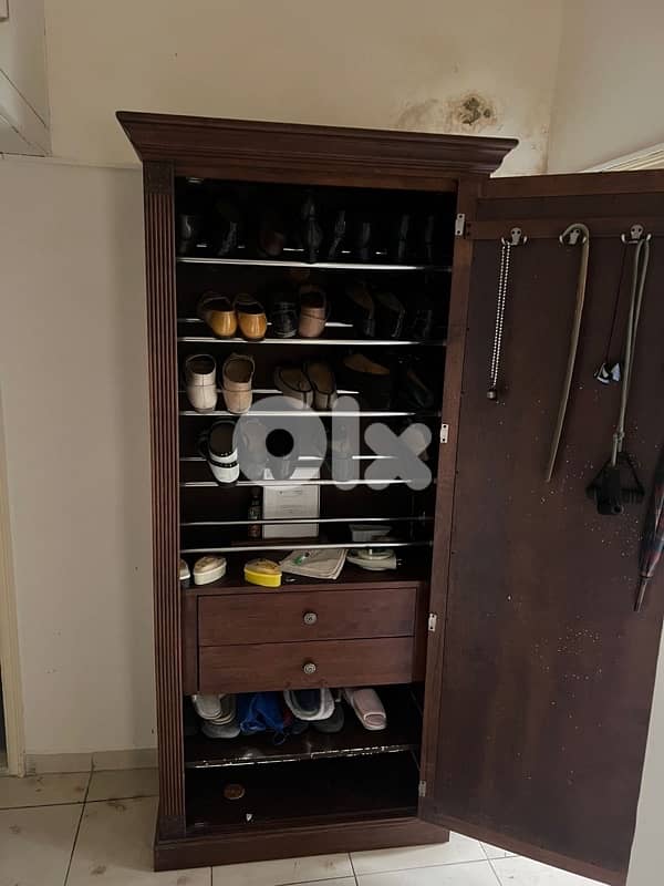 wooden shoe closet 2