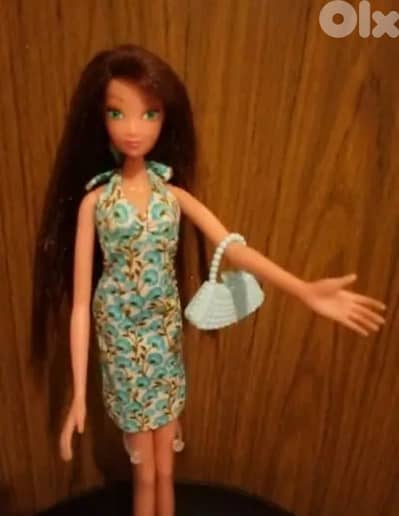 HI GLAMM -ALEX Hasbro/MGA Thin & Long As new Barbie doll=18$.