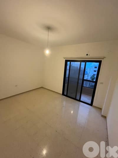 !!شقة لقطة للبيع في دوحة عرمون بناء حديث ٣ نوم !!