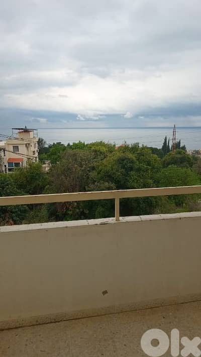 apartment for rent in Amchit شقة للايجار في عمشيت