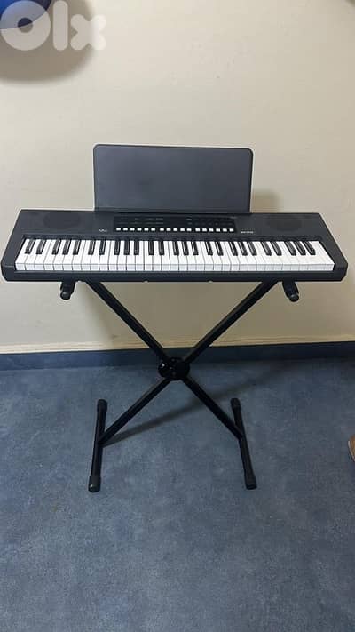 keyboard 5 octaves with stand new in box