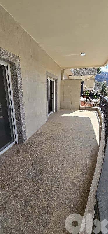 Apartment For Sale in Bikfaya / للبيع شقة في بكفايا