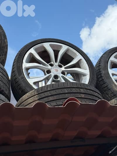 tires 255/35/18