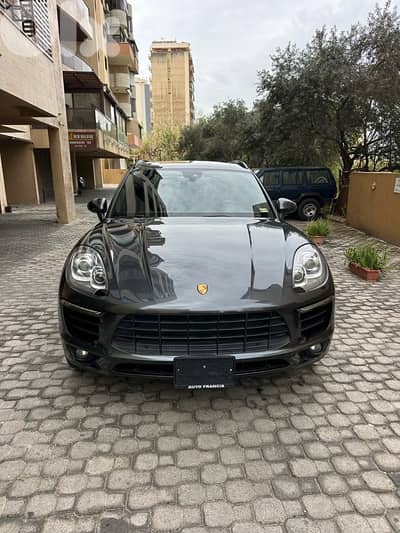 Porsche Macan S 2017 dark gray on black (clean carfax)