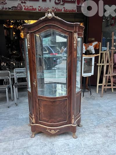frensh vitrine crystaliere فاترين فرنسية خشب جوز ولا اروع ناعمة مميزة