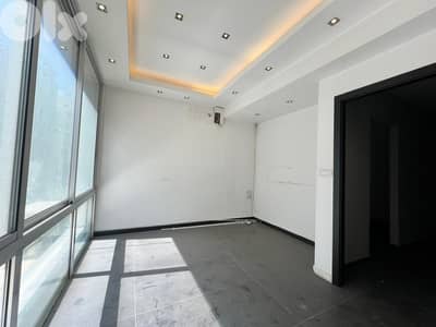 Prime Office Space for Rent on Hamraمكتب مميز للإيجار في شارع الحمرا