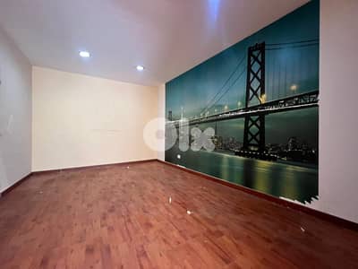 Prime Office for Rent on Hamraمكتب مميز للإيجار في شارع الحمرا