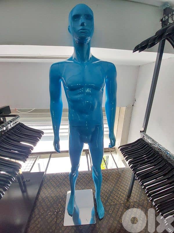 4 Mannequins Mint Condition 3