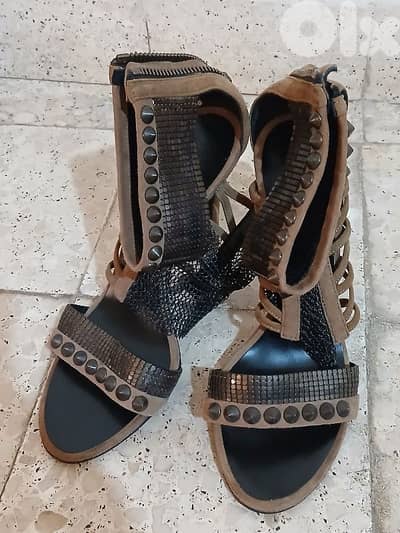 لبنان ، ضبية ، قرب بلدية ضبية قديمة